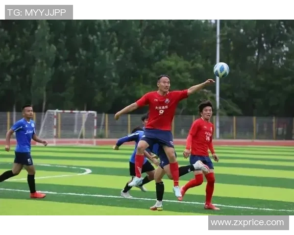 足球星帅的荣耀征途见证绿茵激情与团队拼搏精神